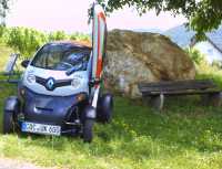 <P>Gieser Findling wurde bei Weinbergzusammenlegung an der Mosel gefunden- Gewicht ca.30 Tonnen</P>